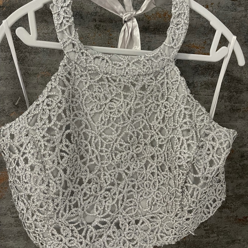 B. Darlin silver crop top shirt size 24W